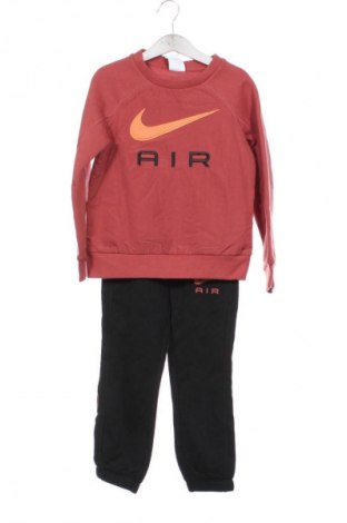 Kinder Sportanzug Nike, Größe 3-4y/ 104-110 cm, Farbe Mehrfarbig, Preis € 34,99