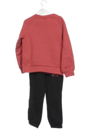 Kinder Sportanzug Nike, Größe 3-4y/ 104-110 cm, Farbe Mehrfarbig, Preis € 34,99