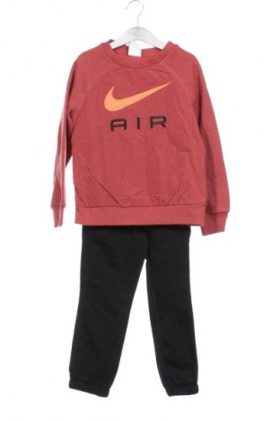 Παιδικό αθλητικό σύνολο Nike, Μέγεθος 4-5y/ 110-116 εκ., Χρώμα Πολύχρωμο, Τιμή 34,99 €, #135401431