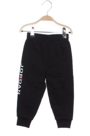 Детско спортно долнище Air Jordan Nike, Размер 12-18m/ 80-86 см, Цвят Черен, Цена 29,65 €