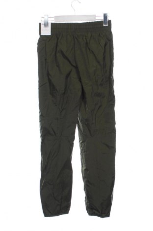 Dziecięce spodnie sportowe Nike, Rozmiar 14-15y/ 168-170 cm, Kolor Zielony, Cena 104,99 zł