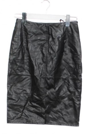 Kožená sukně  SHEIN, Velikost XS, Barva Černá, Cena  49,00 Kč