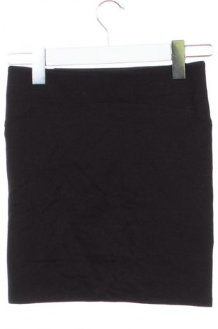 Пола Bershka, Размер XS, Цвят Черен, Цена 5,62 €