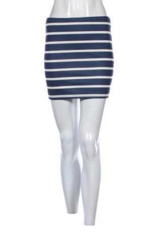 Пола Bershka, Размер M, Цвят Многоцветен, Цена 5,11 €