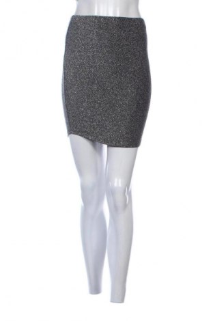 Пола Gina Tricot, Размер S, Цвят Сребрист, Цена 10,22 €