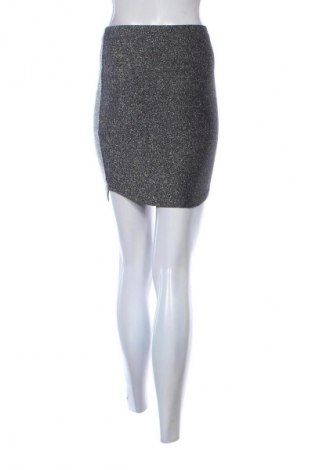 Пола Gina Tricot, Размер S, Цвят Сребрист, Цена 10,22 €