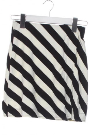Пола H&M, Размер XS, Цвят Многоцветен, Цена 2,04 €