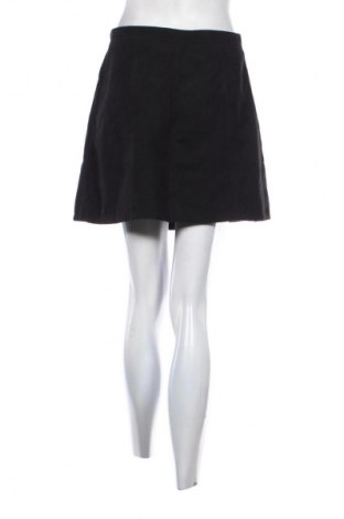 Пола H&M Divided, Размер M, Цвят Черен, Цена 5,96 €