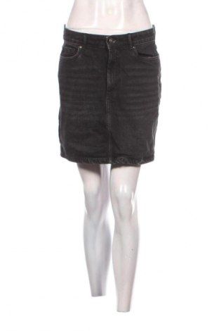 Пола ONLY, Размер S, Цвят Сив, Цена 5,62 €