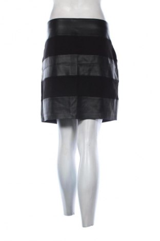 Spódnica ONLY, Rozmiar XL, Kolor Czarny, Cena 41,99 zł