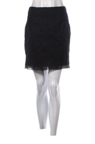 Пола Reserved, Размер L, Цвят Черен, Цена 14,15 €