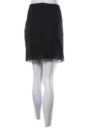 Пола Reserved, Размер L, Цвят Черен, Цена 14,15 €