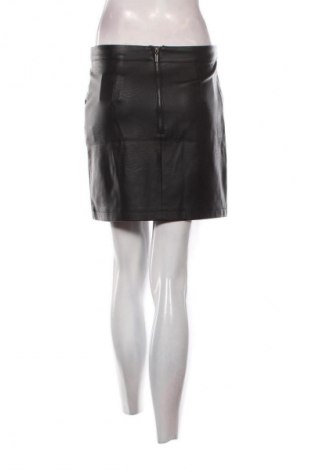 Пола Reserved, Размер S, Цвят Черен, Цена 4,60 €