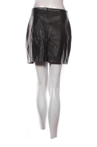 Пола Reserved, Размер S, Цвят Черен, Цена 14,37 €