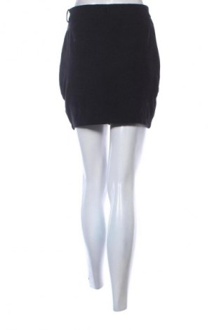 Пола SHEIN, Размер S, Цвят Черен, Цена 6,13 €