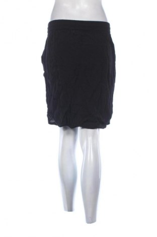 Пола Saint Tropez, Размер M, Цвят Черен, Цена 18,91 €