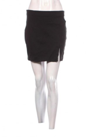 Пола Stradivarius, Размер M, Цвят Черен, Цена 8,18 €