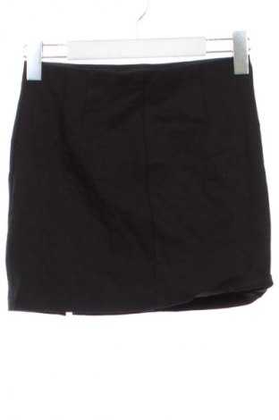 Пола Stradivarius, Размер XS, Цвят Черен, Цена 4,60 €