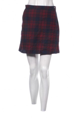 Пола Tommy Jeans, Размер S, Цвят Многоцветен, Цена 32,21 €