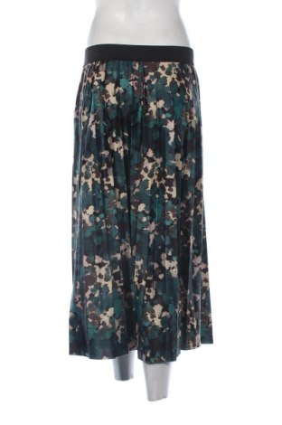 Пола VILA, Размер M, Цвят Многоцветен, Цена 14,31 €