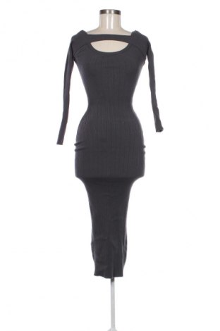 Рокля Bershka, Размер XS, Цвят Сив, Цена 22,23 €