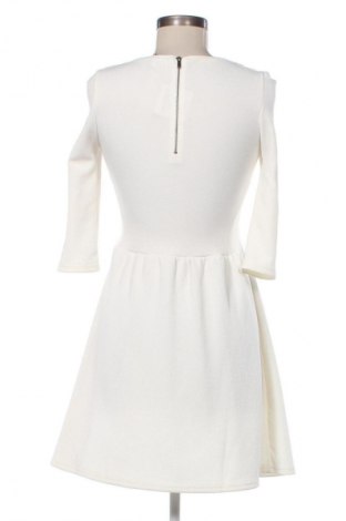 Рокля Bershka, Размер S, Цвят Бял, Цена 14,31 €