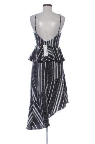 Рокля Boohoo, Размер M, Цвят Многоцветен, Цена 19,42 €