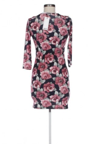 Šaty  Boohoo, Velikost M, Barva Vícebarevné, Cena  459,00 Kč