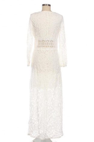 Kleid Boohoo, Größe S, Farbe Weiß, Preis 30,99 €