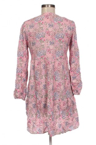 Šaty  C&A, Velikost M, Barva Vícebarevné, Cena  329,00 Kč