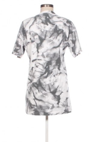 Рокля Calvin Klein Jeans, Размер XS, Цвят Многоцветен, Цена 35,27 €