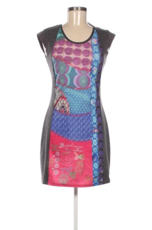 Рокля Desigual, Размер S, Цвят Многоцветен, Цена 42,43 €