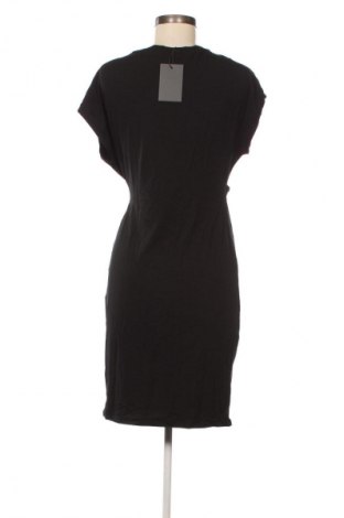 Φόρεμα Edited, Μέγεθος M, Χρώμα Μαύρο, Τιμή 48,99 €