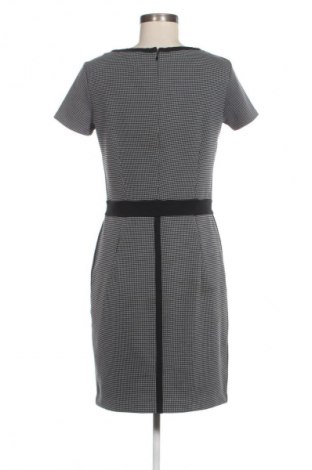 Рокля Esprit, Размер M, Цвят Многоцветен, Цена 31,16 €