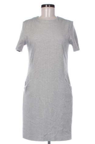 Рокля Gant, Размер S, Цвят Многоцветен, Цена 48,56 €