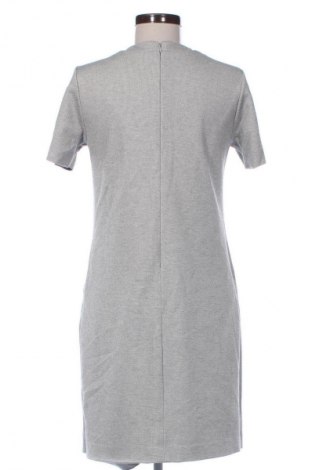 Рокля Gant, Размер S, Цвят Многоцветен, Цена 48,56 €