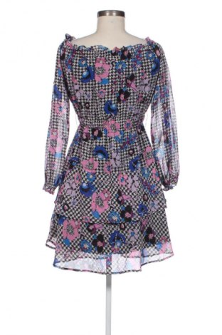 Рокля Guess, Размер XS, Цвят Многоцветен, Цена 19,77 €