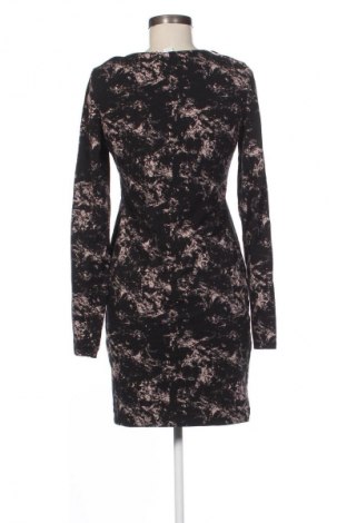 Рокля H&M, Размер M, Цвят Многоцветен, Цена 9,24 €