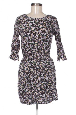 Рокля H&M Divided, Размер M, Цвят Многоцветен, Цена 11,24 €