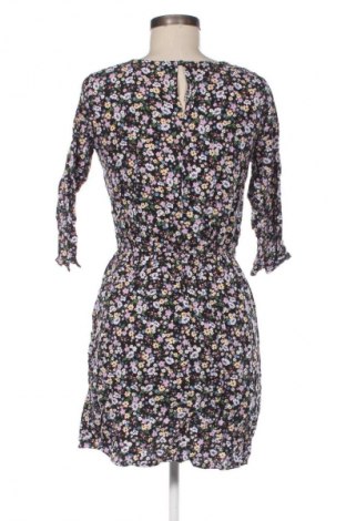 Рокля H&M Divided, Размер M, Цвят Многоцветен, Цена 11,24 €