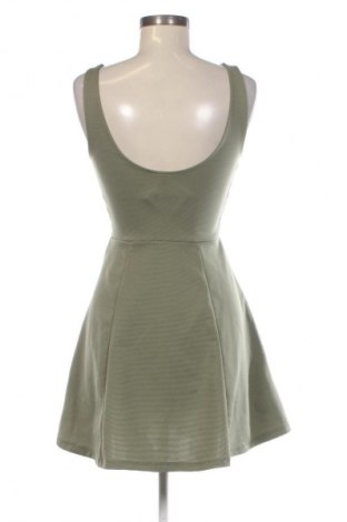 Рокля H&M Divided, Размер M, Цвят Зелен, Цена 3,57 €