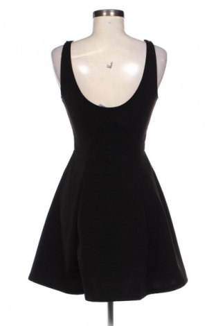 Sukienka H&M Divided, Rozmiar M, Kolor Czarny, Cena 96,99 zł