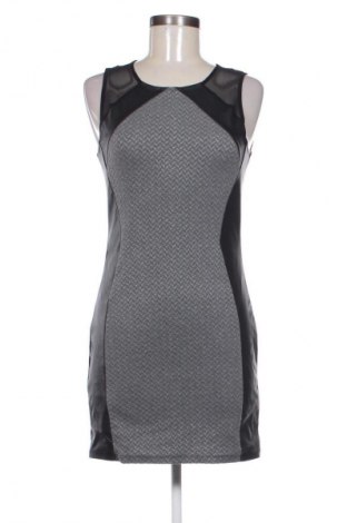 Рокля H&M Divided, Размер M, Цвят Многоцветен, Цена 14,82 €