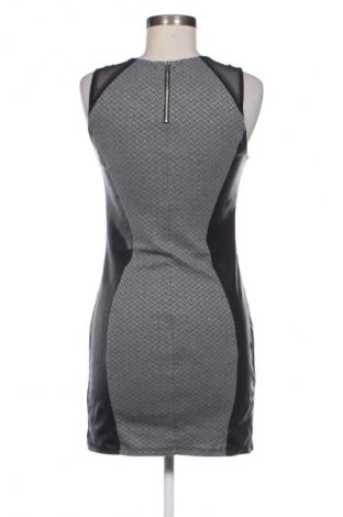 Рокля H&M Divided, Размер M, Цвят Многоцветен, Цена 14,82 €