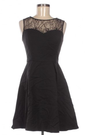 Рокля Mohito, Размер M, Цвят Черен, Цена 32,21 €