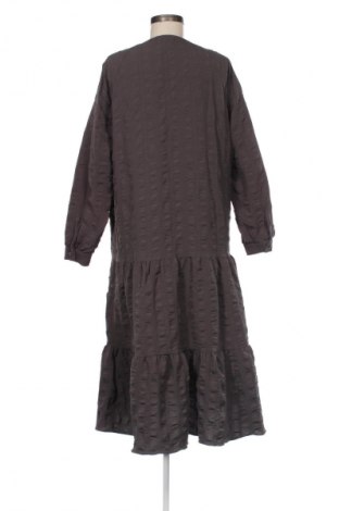 Рокля Monki, Размер L, Цвят Сив, Цена 11,24 €