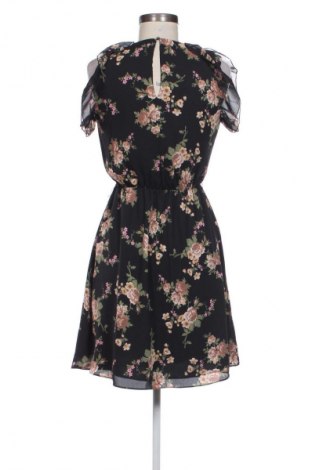 Sukienka Motive, Rozmiar M, Kolor Kolorowy, Cena 96,77 zł