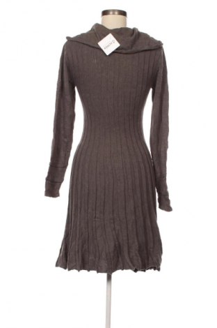 Рокля Nile, Размер S, Цвят Многоцветен, Цена 36,30 €