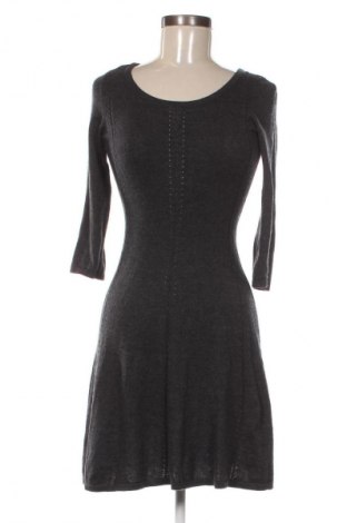 Šaty  Orsay, Velikost S, Barva Černá, Cena  99,00 Kč