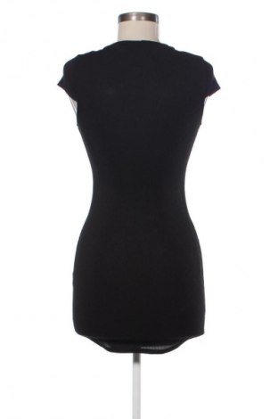 Рокля Pretty Little Thing, Размер S, Цвят Черен, Цена 19,94 €